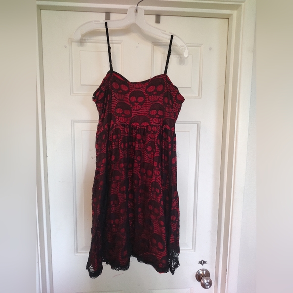 Goth skull dress - Picture 2 of 4